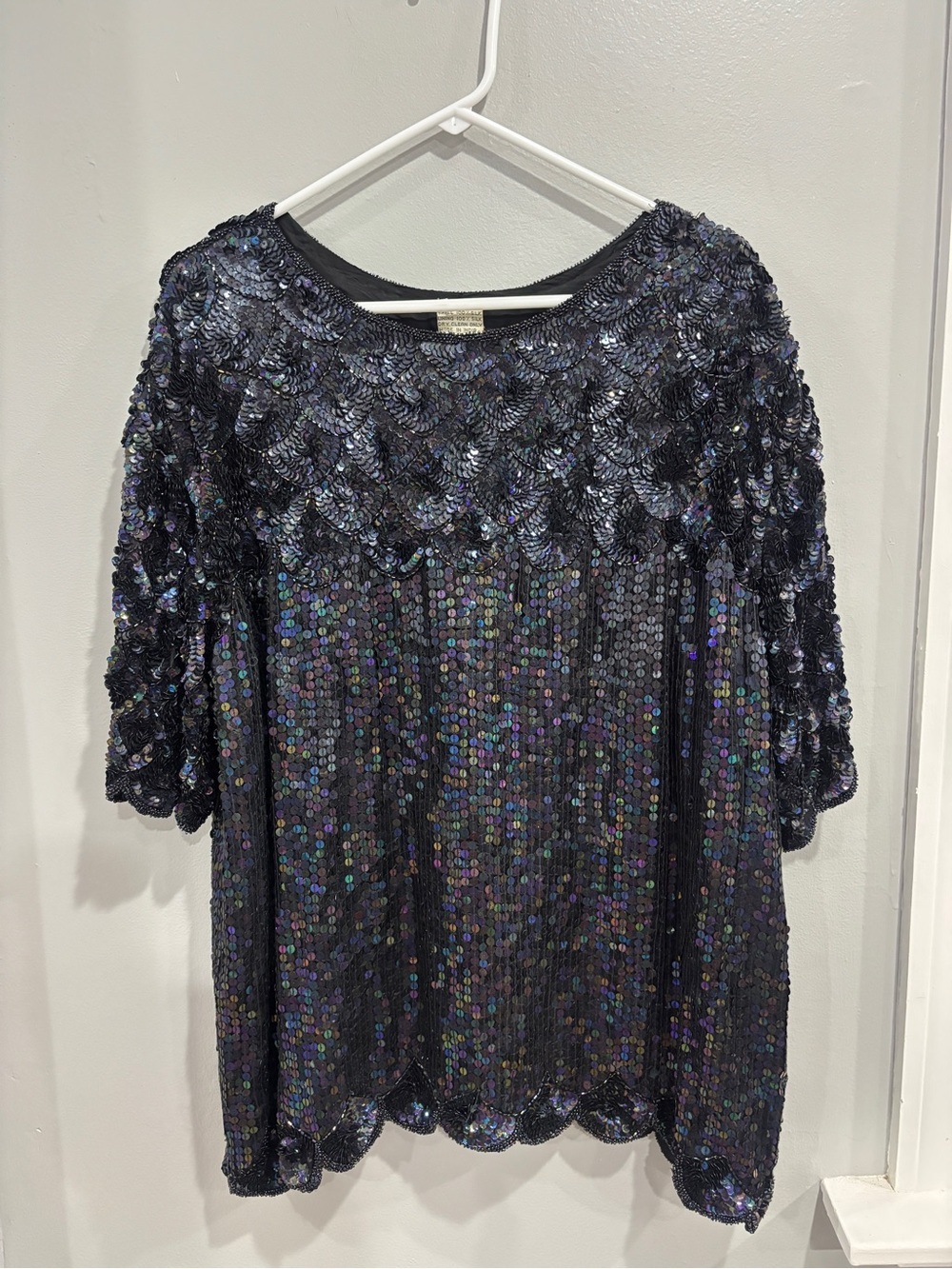 Vintage Silk Sequin Embellished Women's Top Size 20 scalloped paillettes